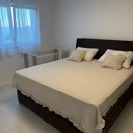 Apartment Gv 2 With Sea View And Jacuzzi *