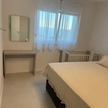 Apartment Gv 2 With Sea View And Jacuzzi *