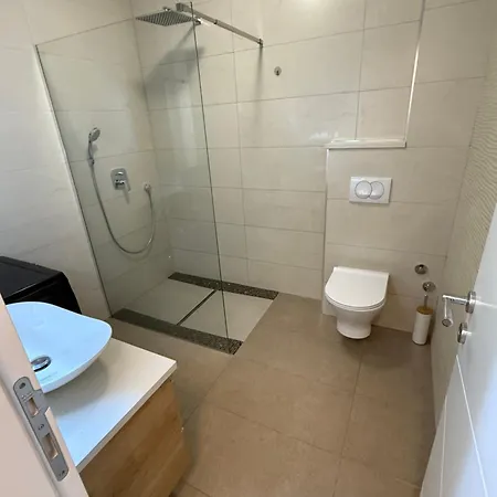 Gv 2 With Sea View And Jacuzzi Apartment *