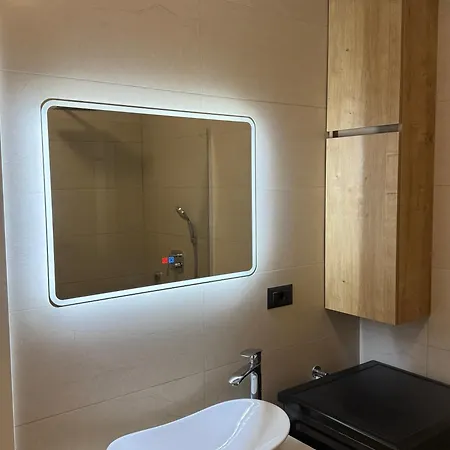 Apartment Gv 2 With Sea View And Jacuzzi *