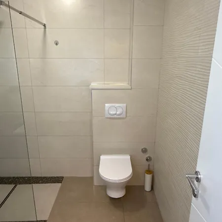 Gv 2 With Sea View And Jacuzzi Apartment Makarska