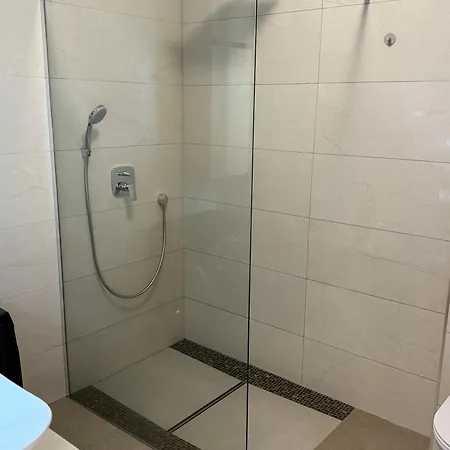 Gv 2 With Sea View And Jacuzzi Μακάρσκα