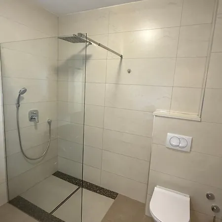Apartment Gv 2 With Sea View And Jacuzzi Makarska
