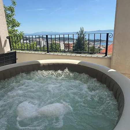 Gv 2 With Sea View And Jacuzzi ماكارسكا